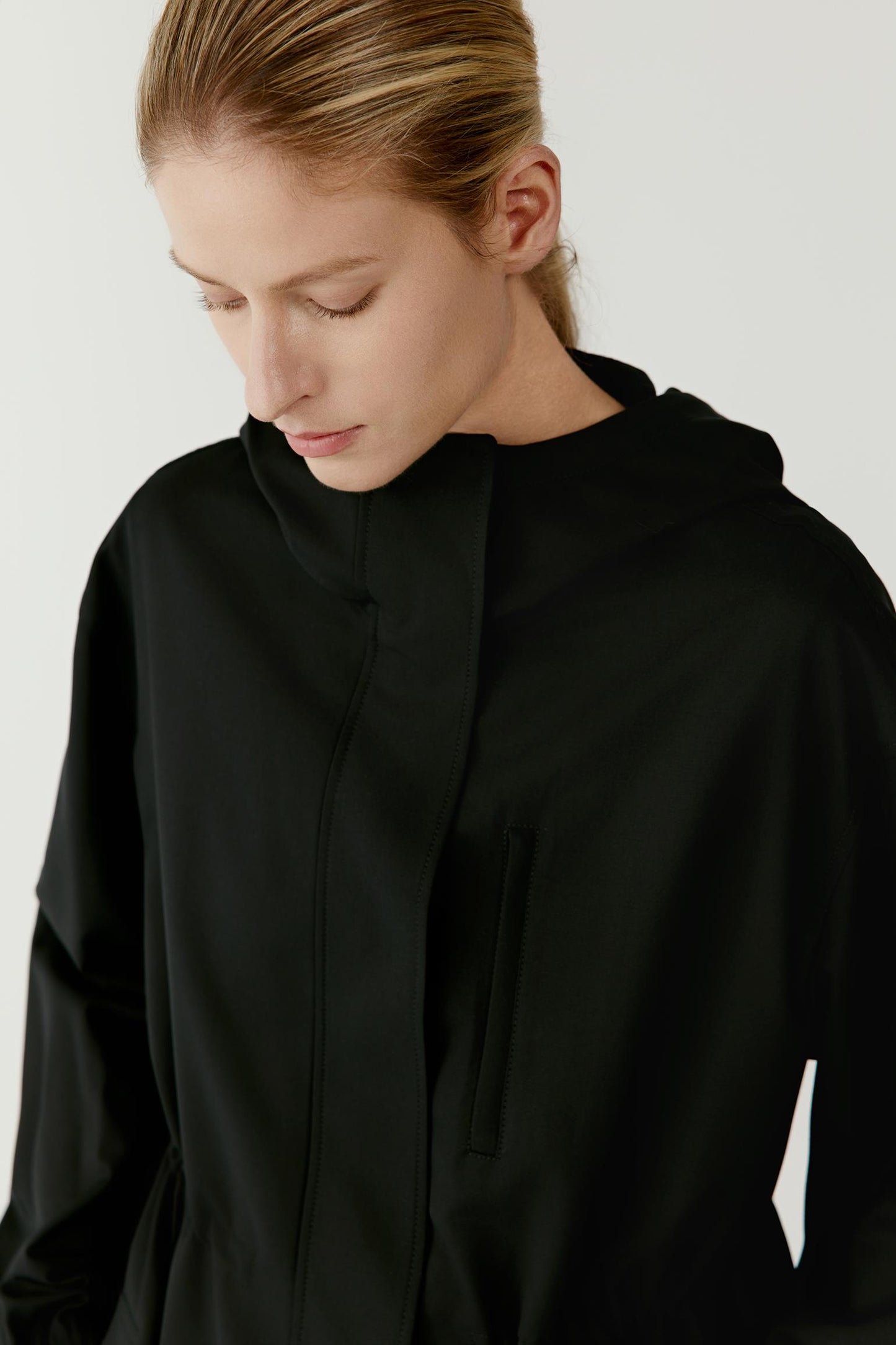 DEW Short Trench Coat in Wool and Silk