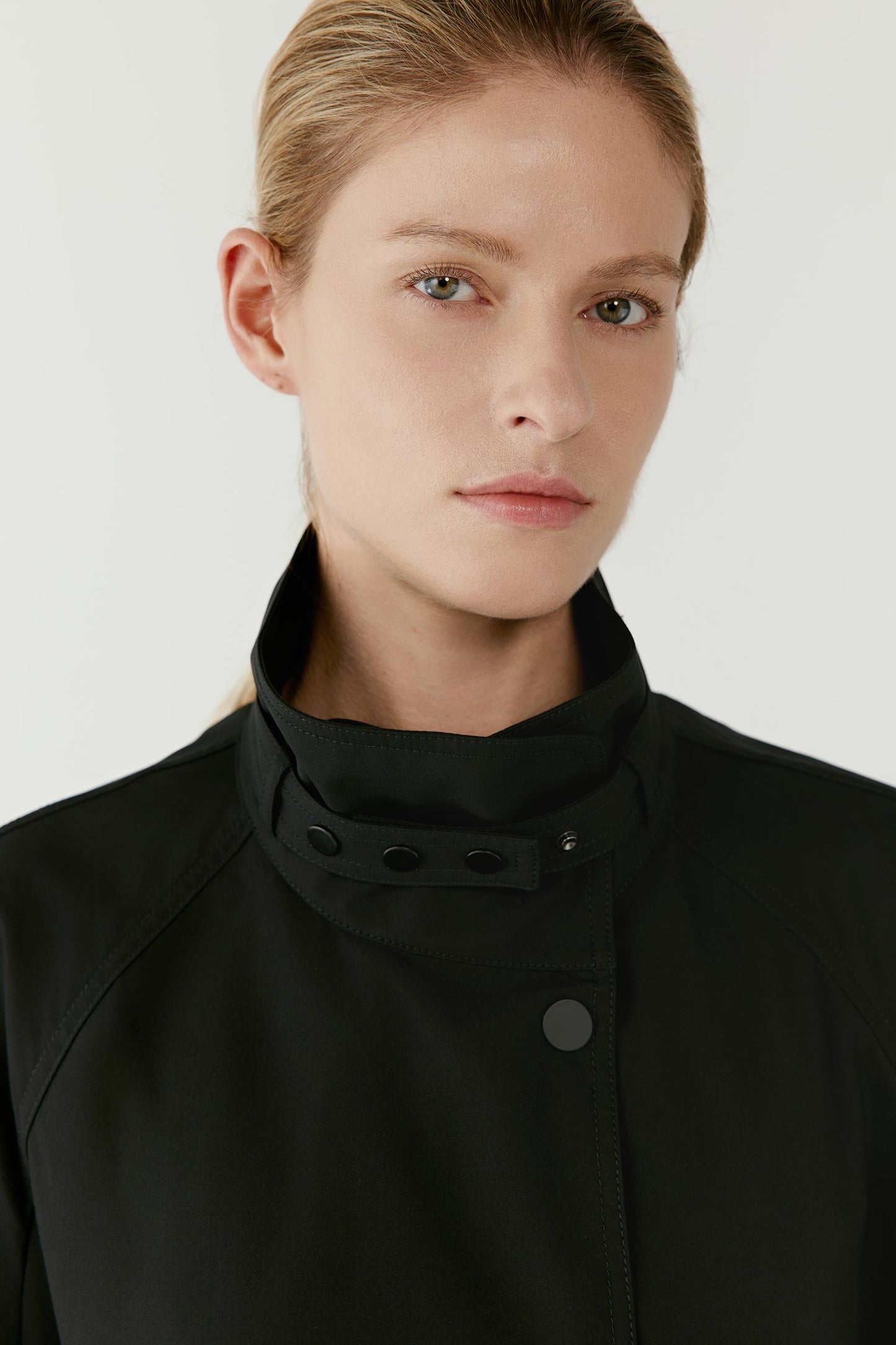 DEW Trench Coat in Wool and Silk