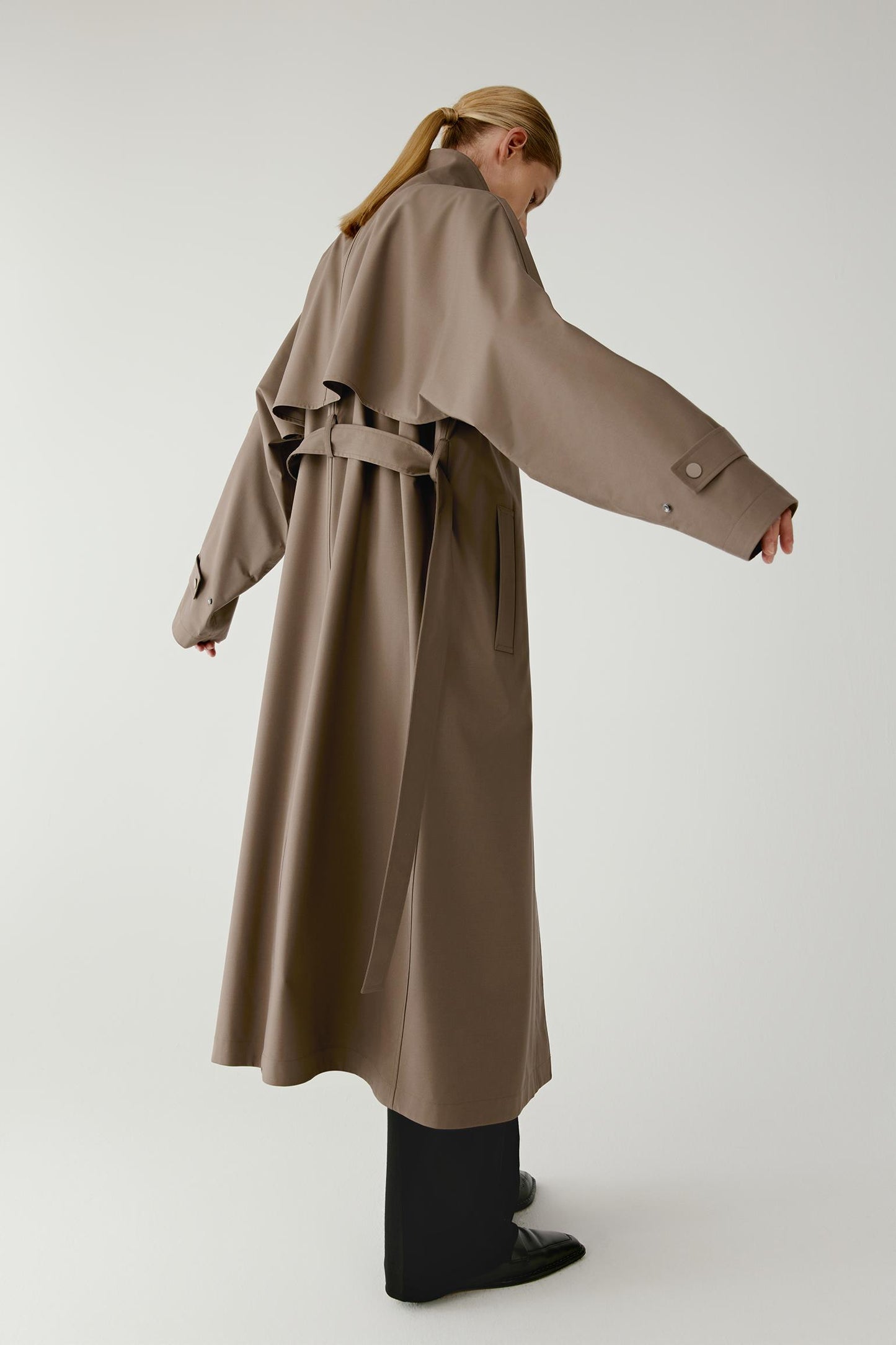 DEW Single-Breasted Trench Coat in Wool and Silk