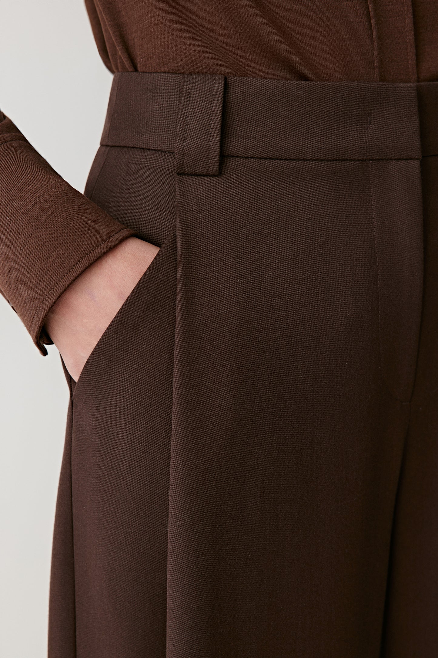 Pantalon large en sergé de laine peignée