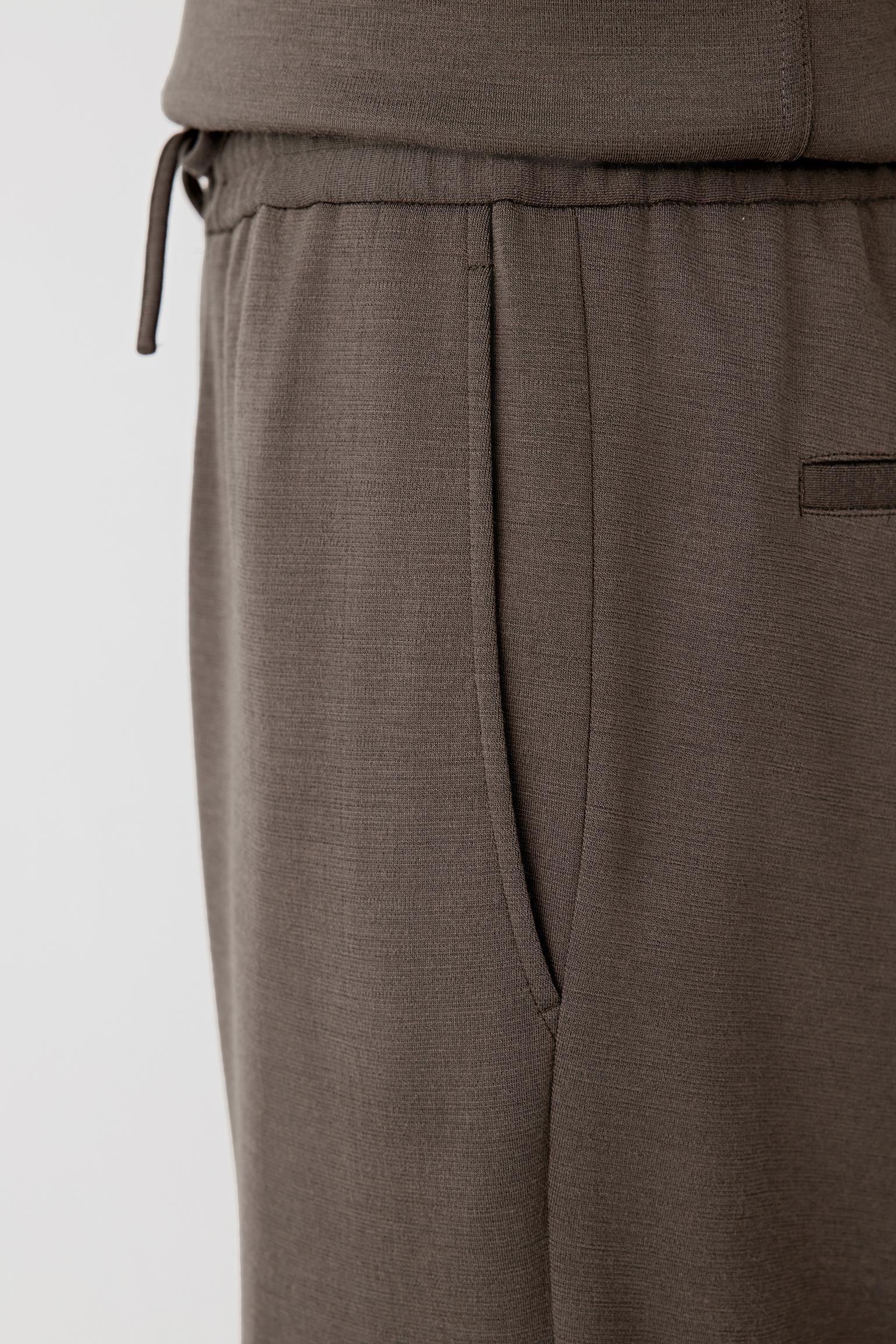 Detail of the smooth Ponte de Roma fabric texture.