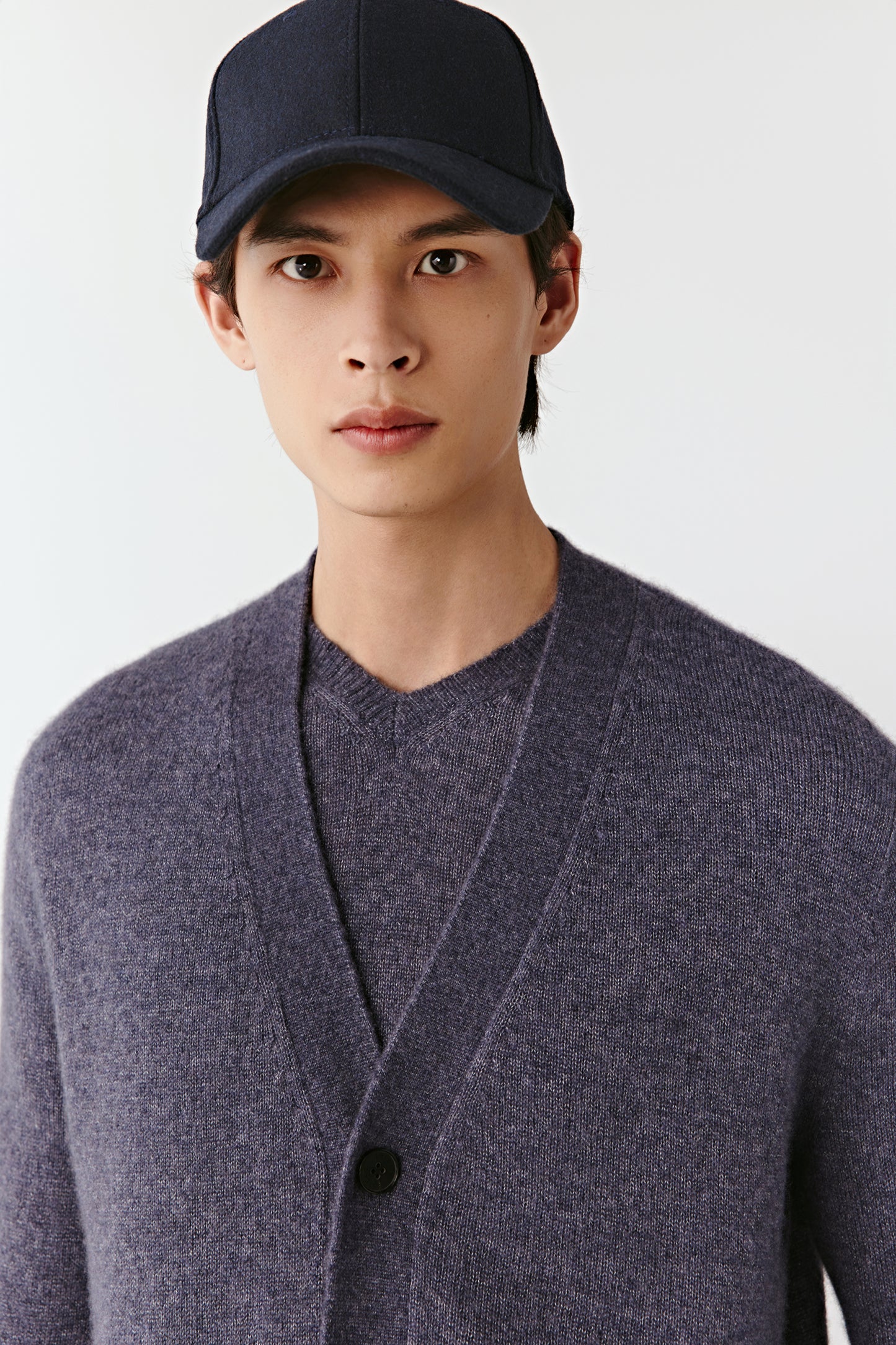 V-neck Cardigan in Cashmere and Silk
