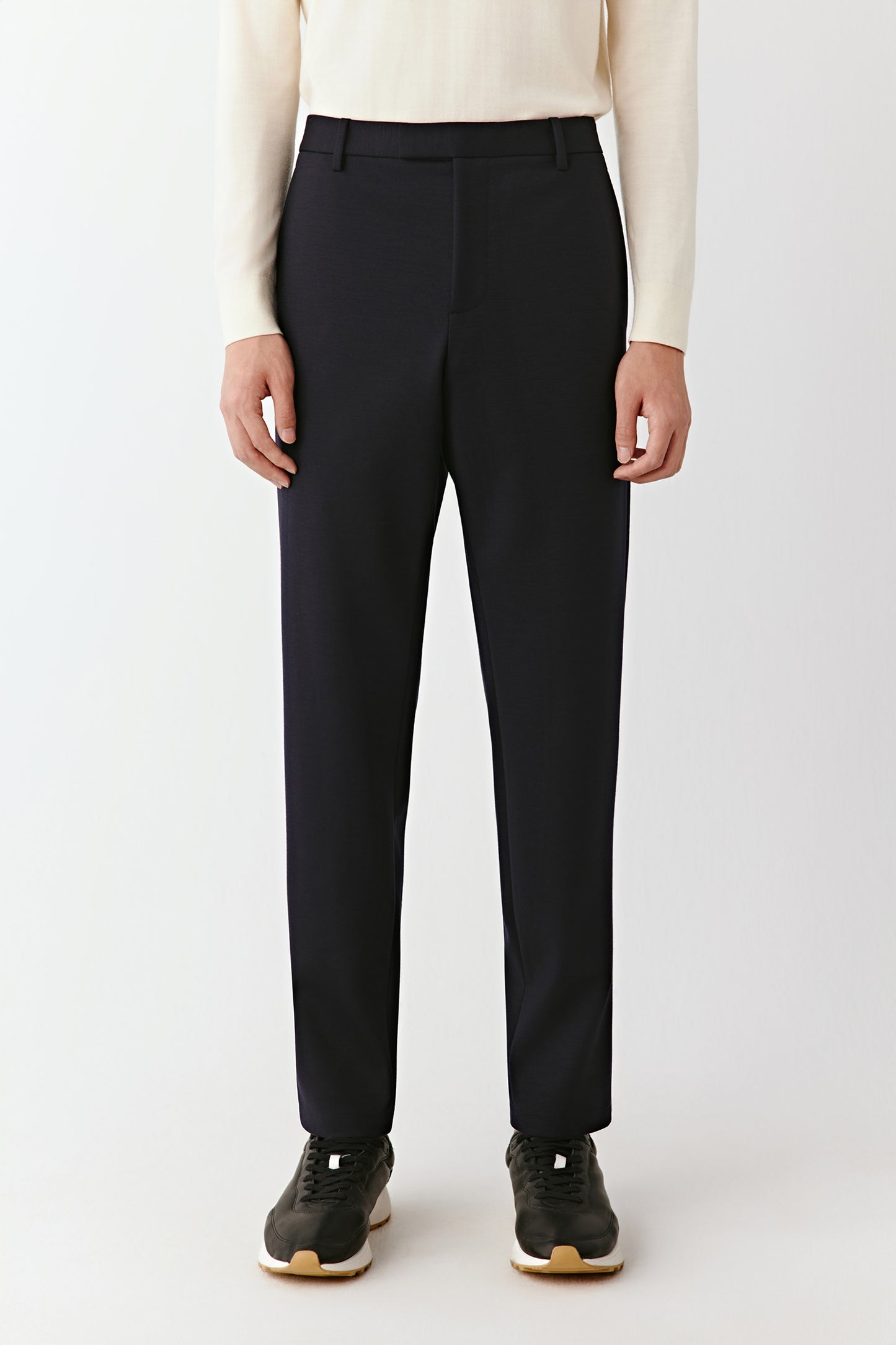 Trousers in Structured Wool-Blend Stretch