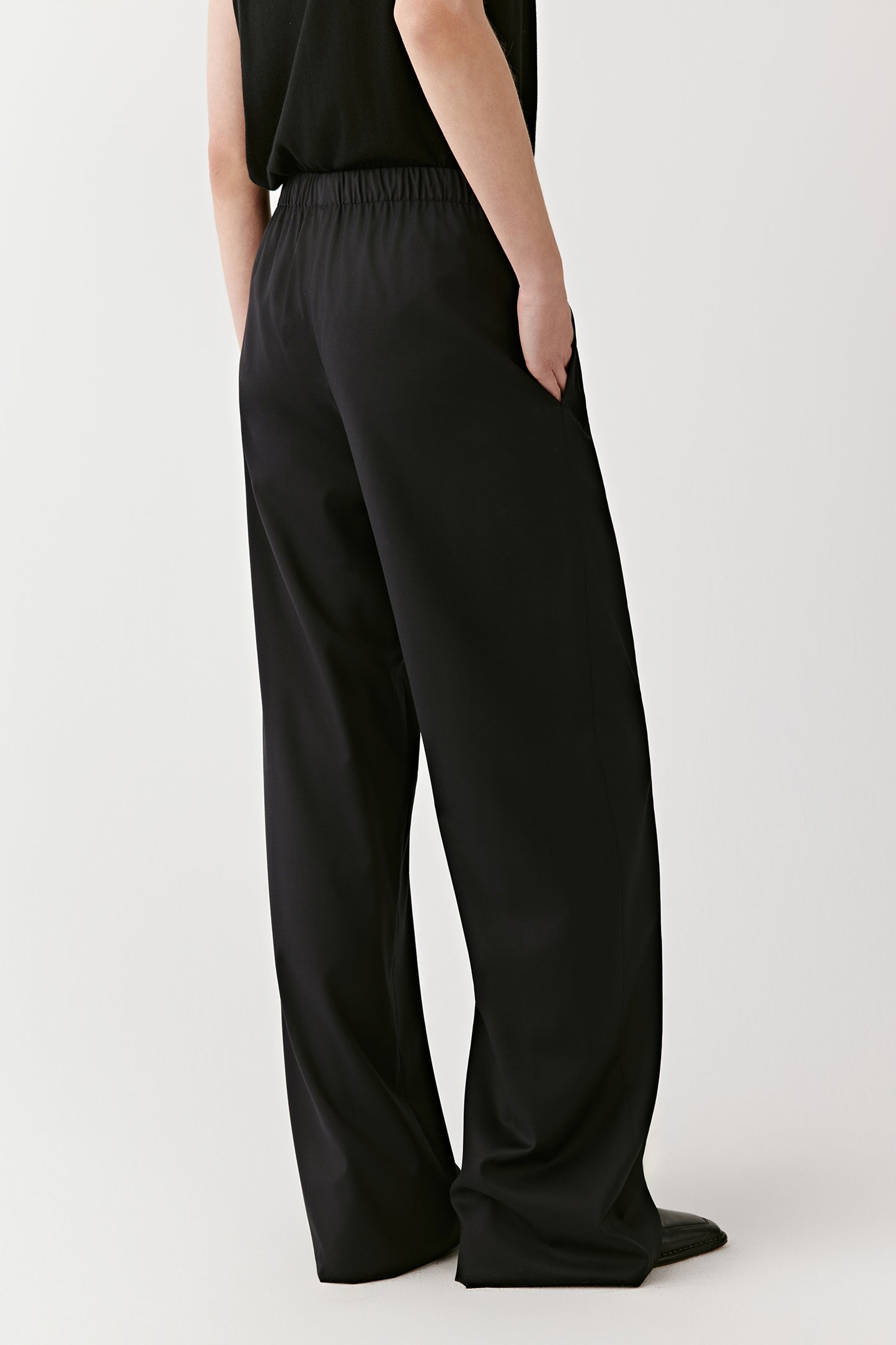 Wide-Leg Trousers in Worsted Wool