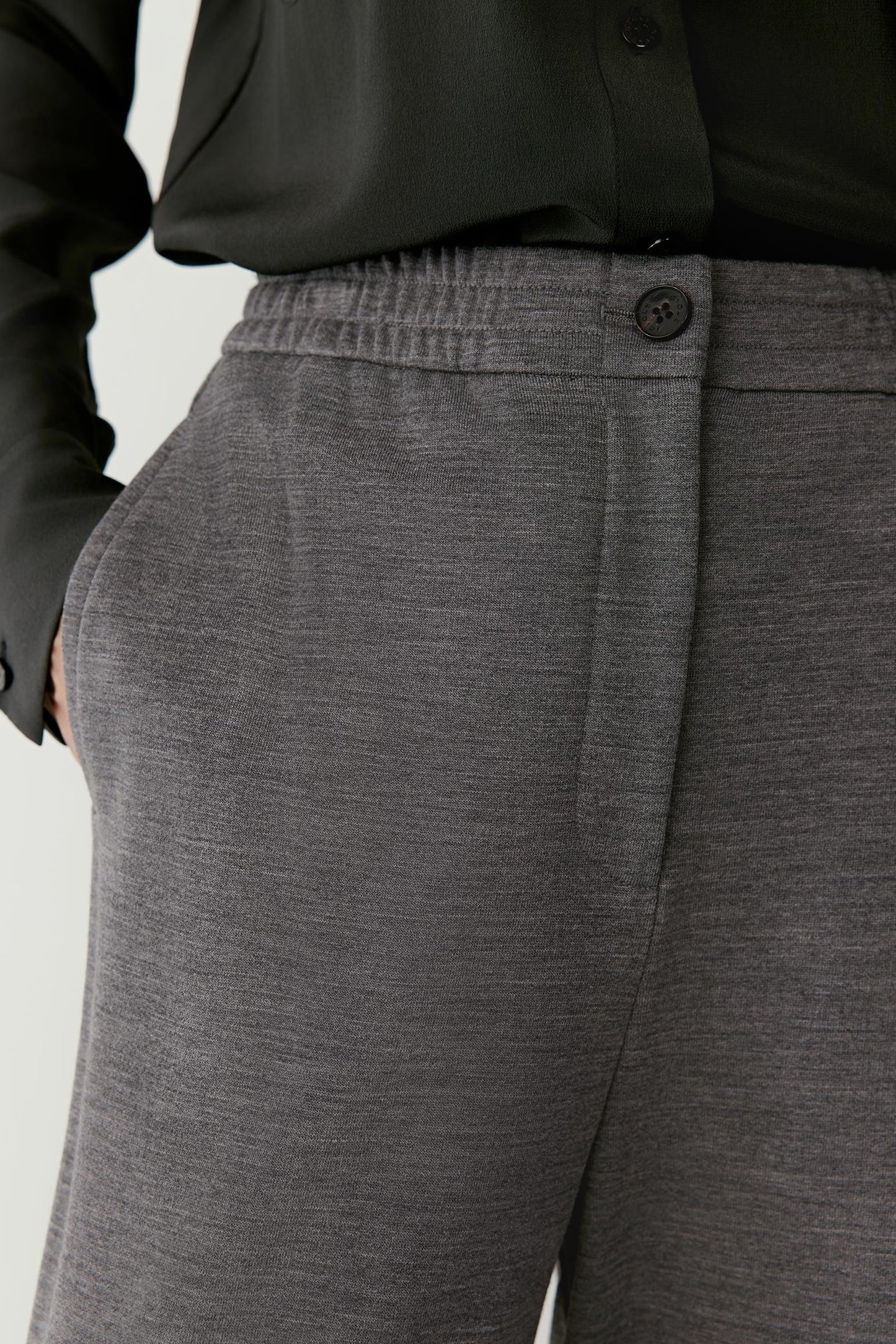 Straight-Leg Trousers in Wool Jersey