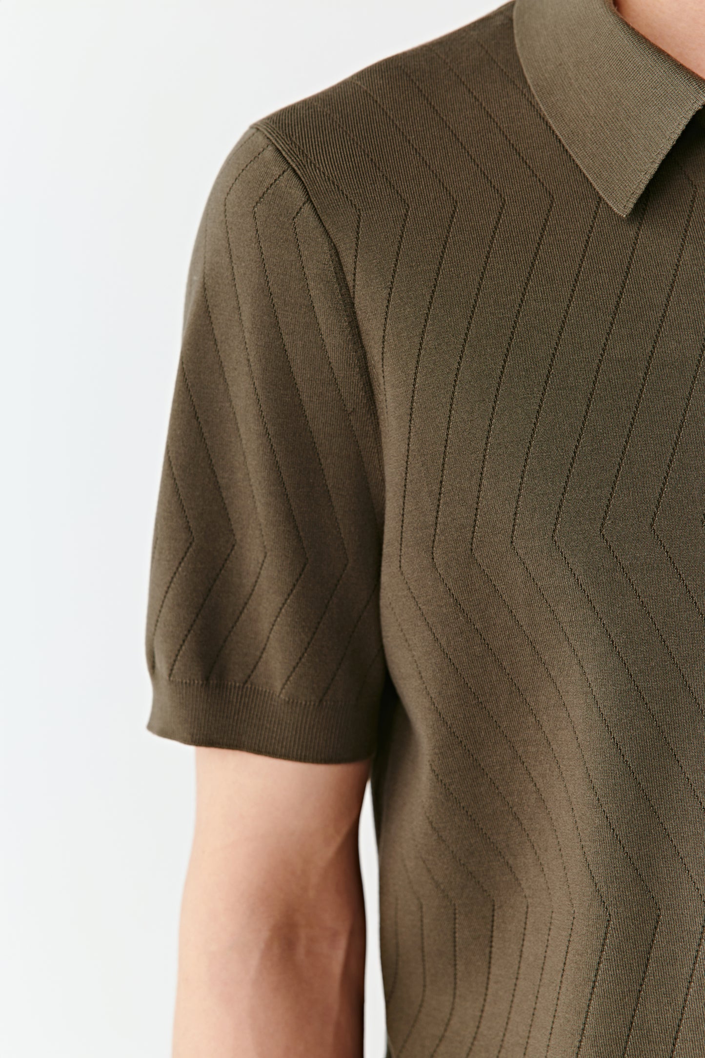 Short-sleeved Polo Shirt in Silk Knit
