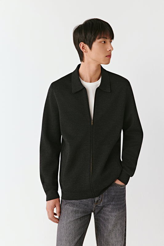 Front view highlighting the shirt collar and zipper.