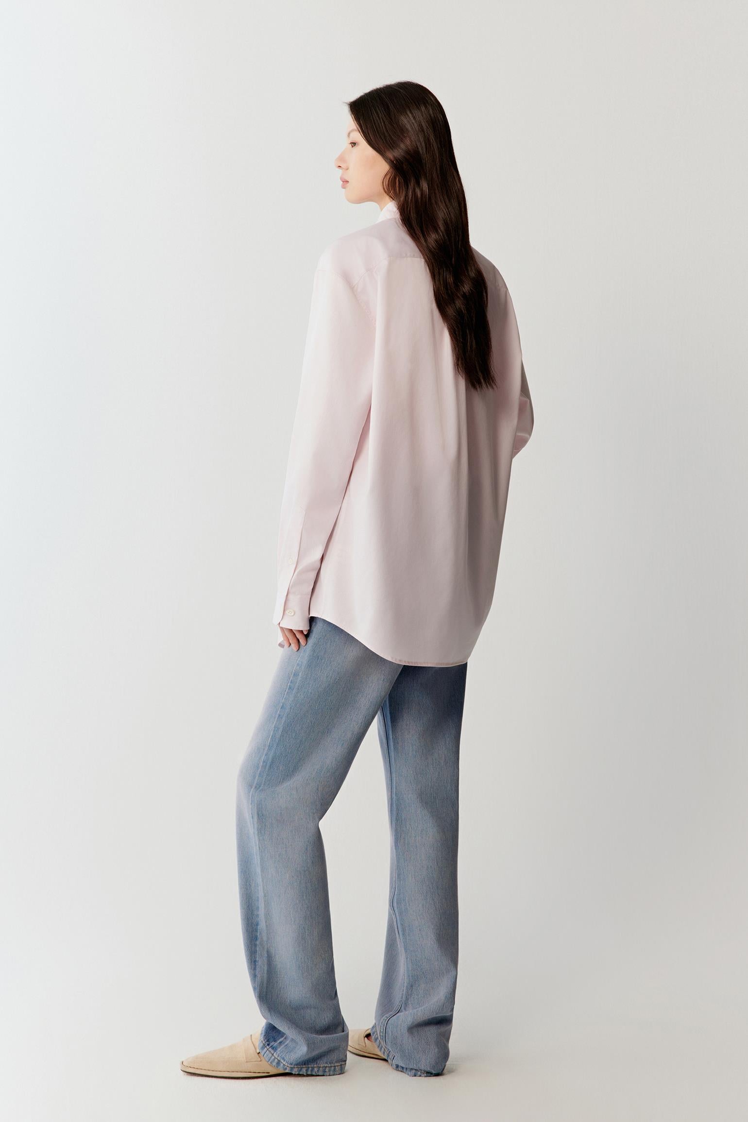 Back view highlighting vertical stripe alignment.