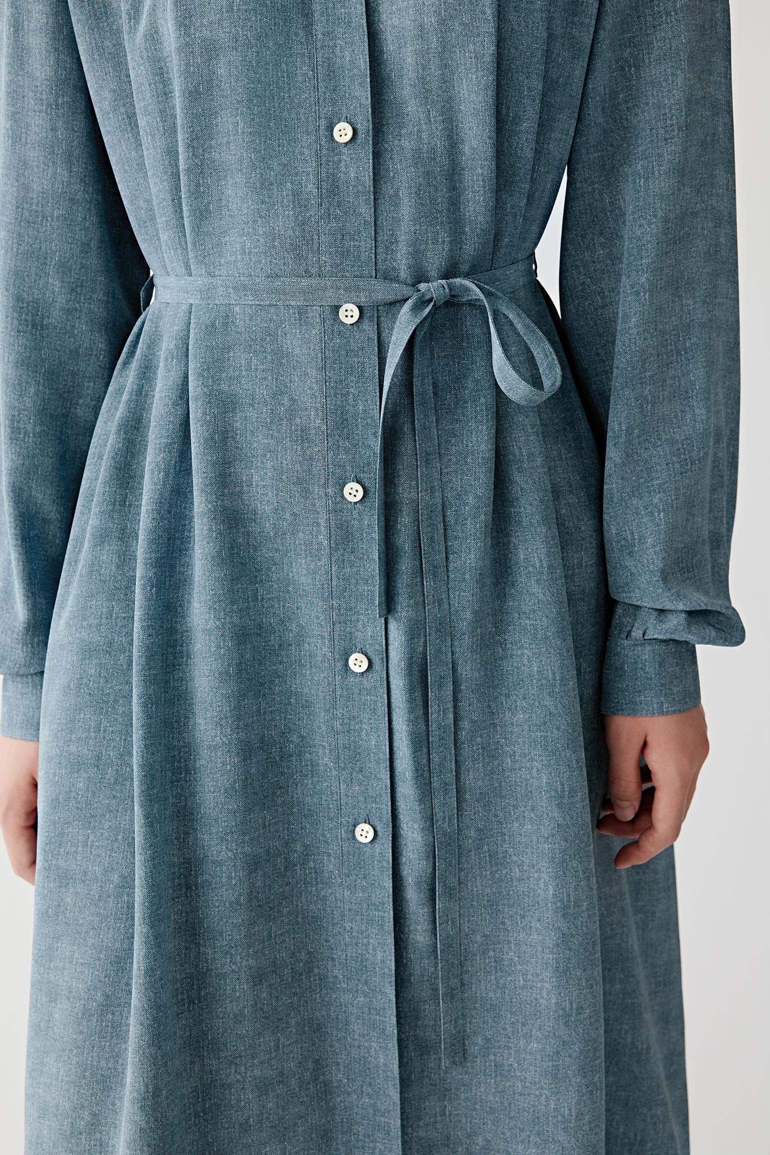 Close-up of the waist and belt detail showing the tied construction, soft pleats and lightweight texture of silk crêpe de Chine with subtle movement