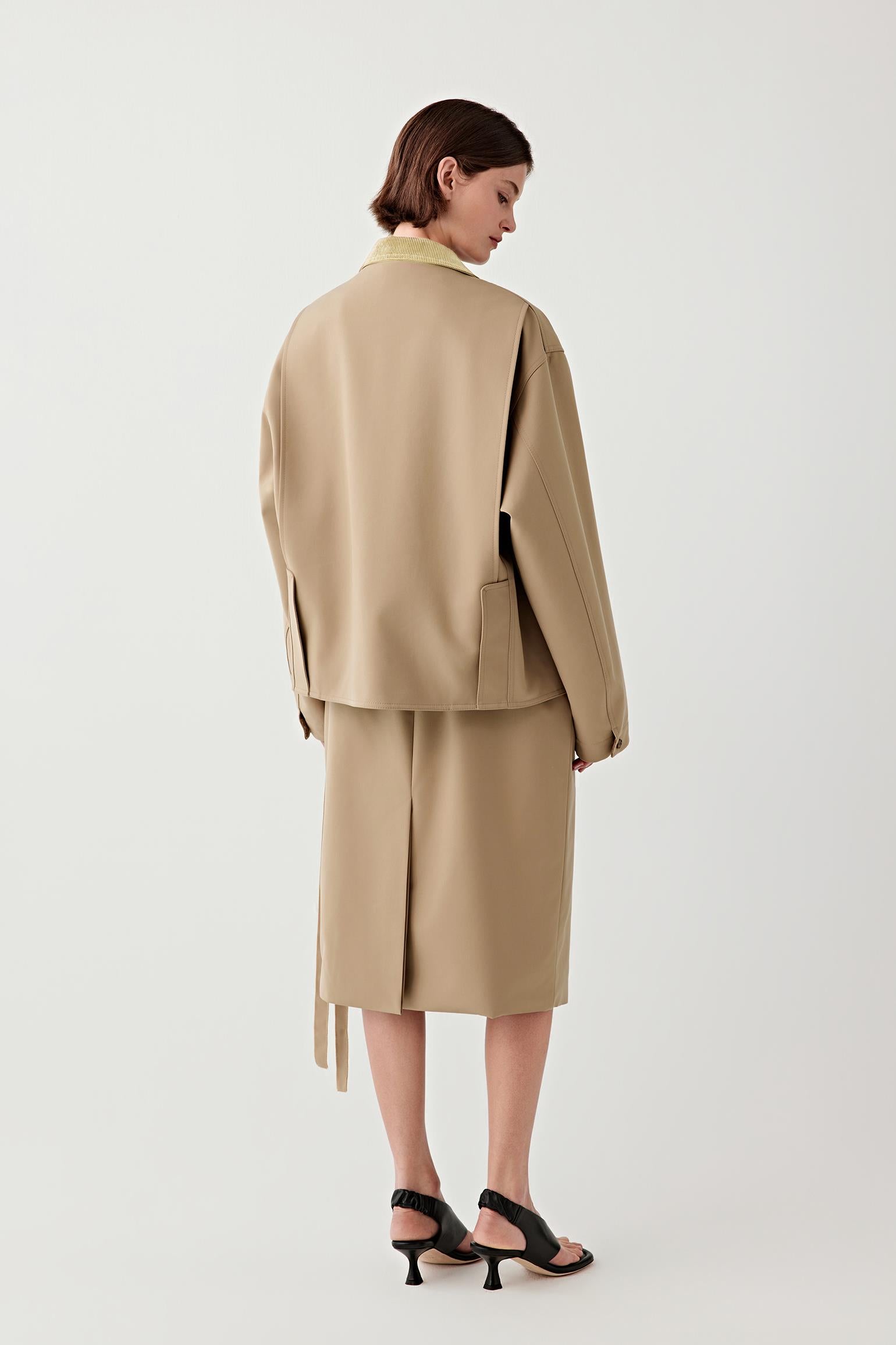 Side view showing the balanced volume.