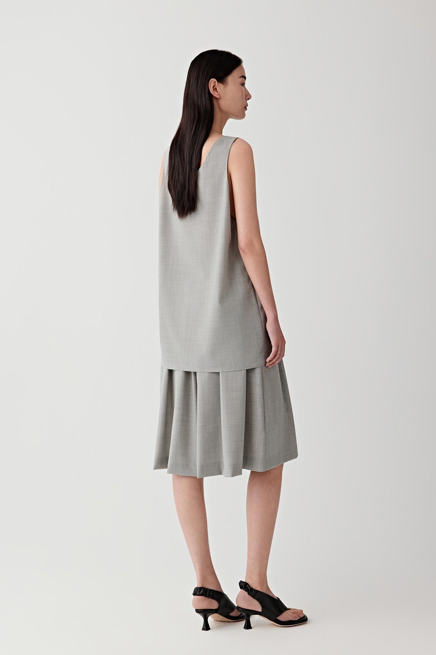 Full-length view of the coordinated set.