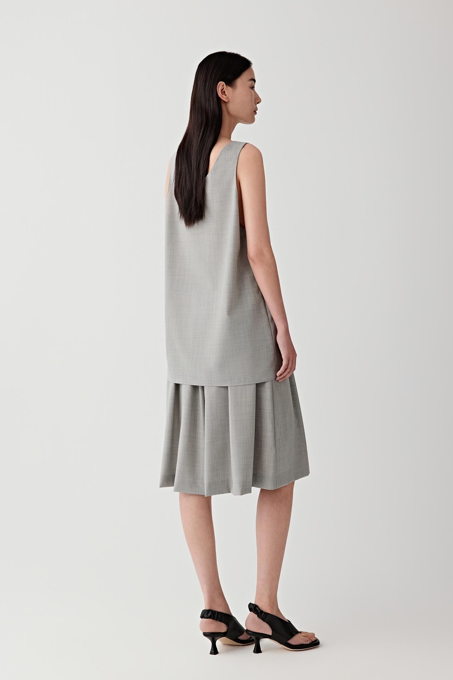 Full-length view of the coordinated set.