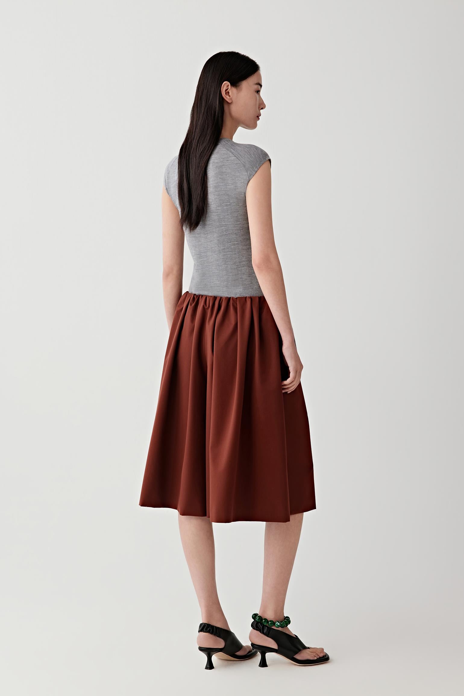 Back view showing the length and structure.