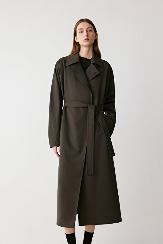 Straight-Cut DEW Trench Coat in Wool and Silk