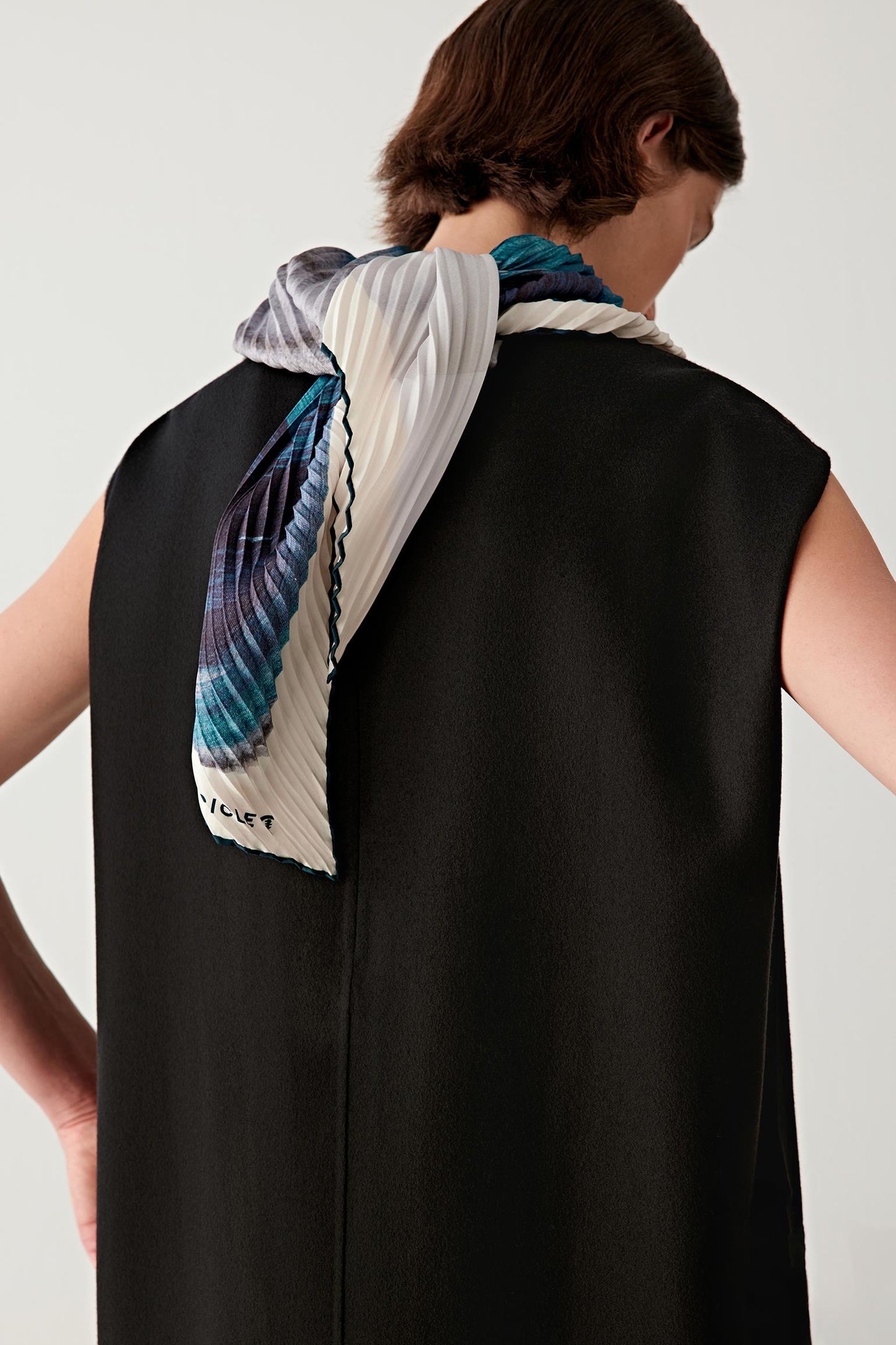 Back view highlighting the concentric gradient design.