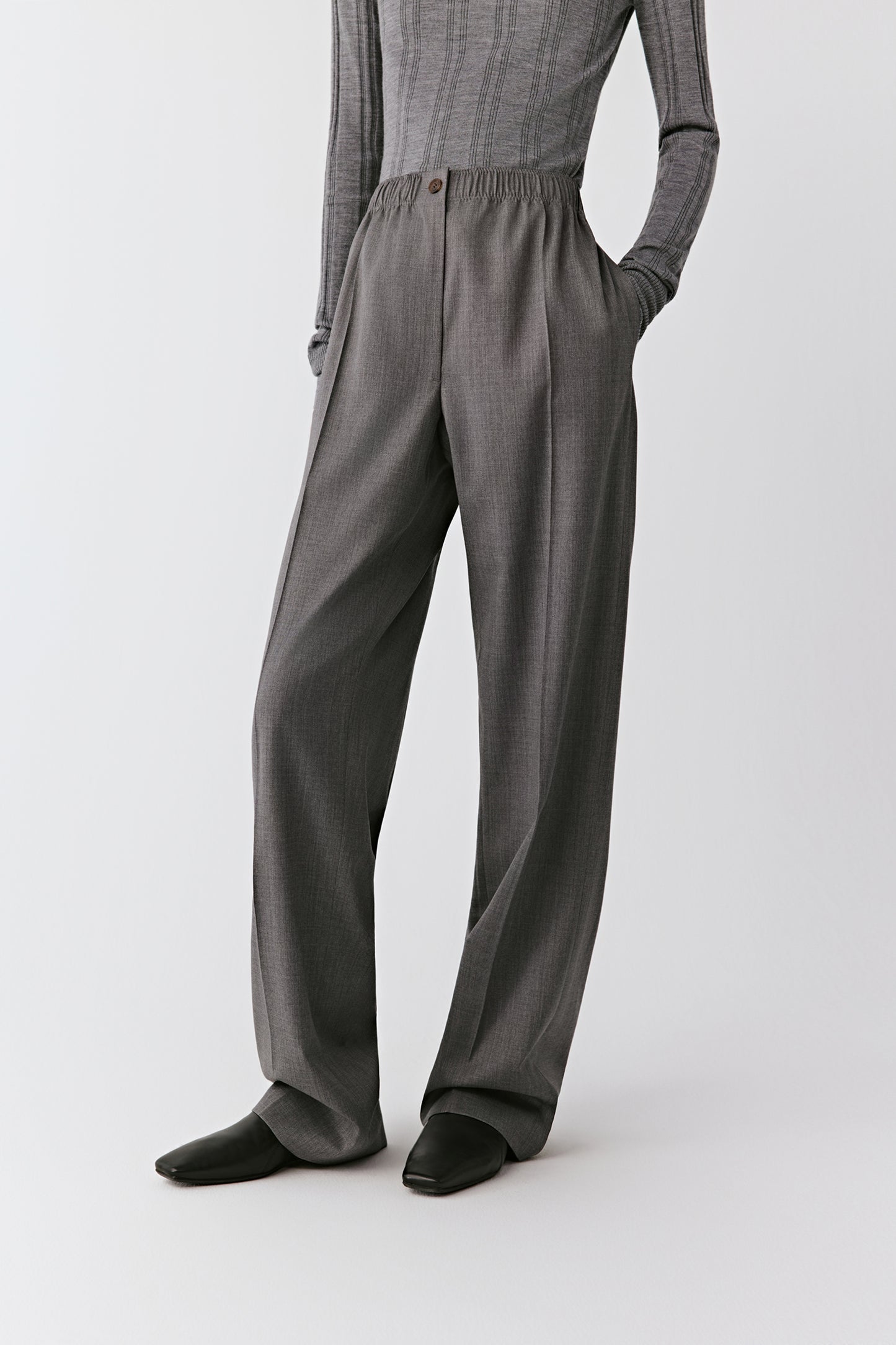 Pantalon droit en laine peignée