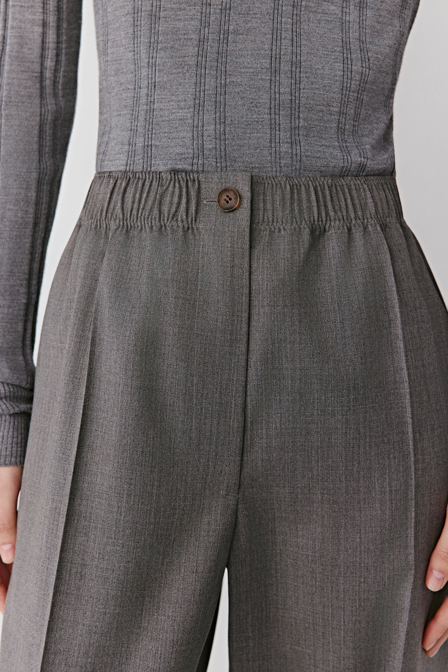 Pantalon droit en laine peignée