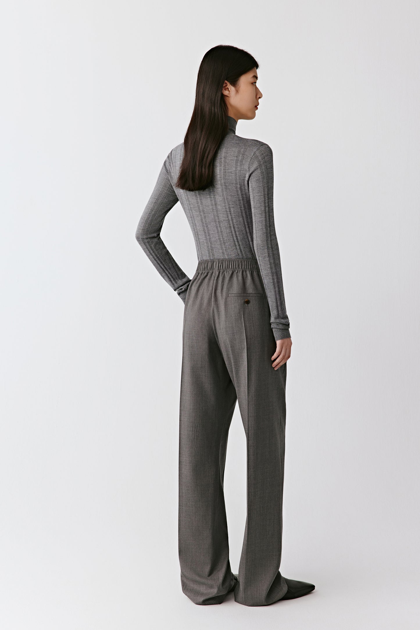 Pantalon droit en laine peignée