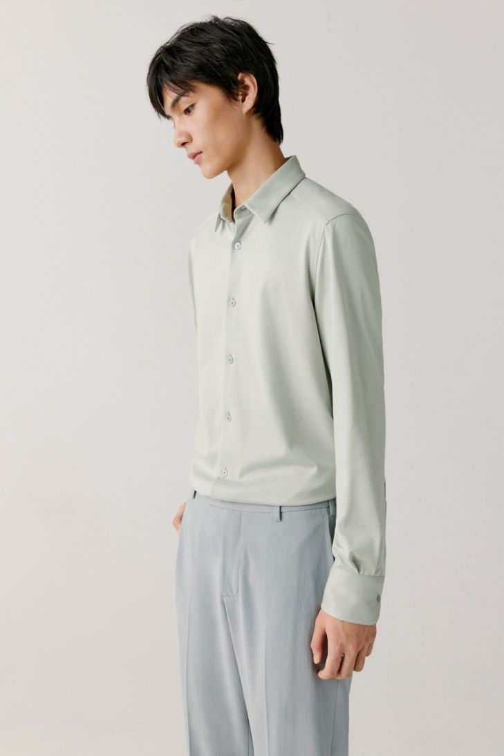 Fitted long sleeved shirt