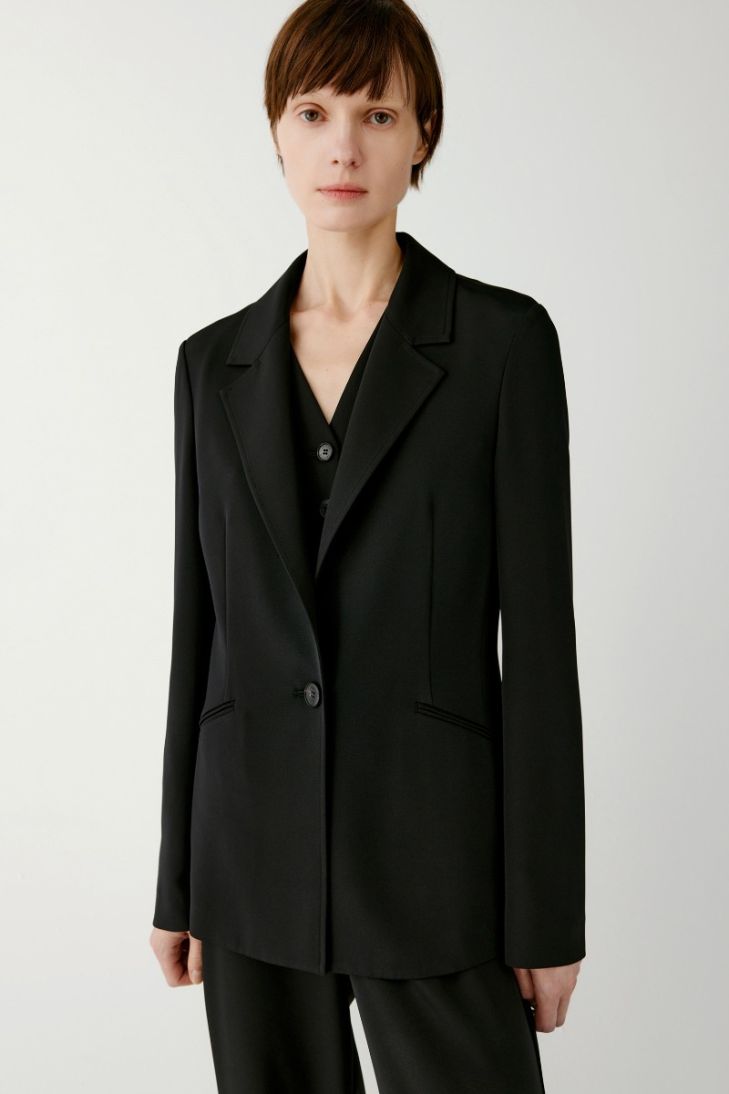 Fitted silk crepe blazer
