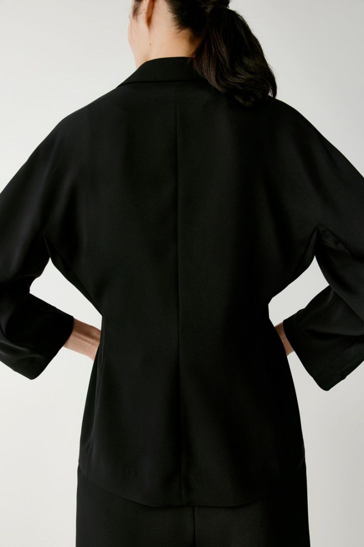 Fitted silk crepe blazer
