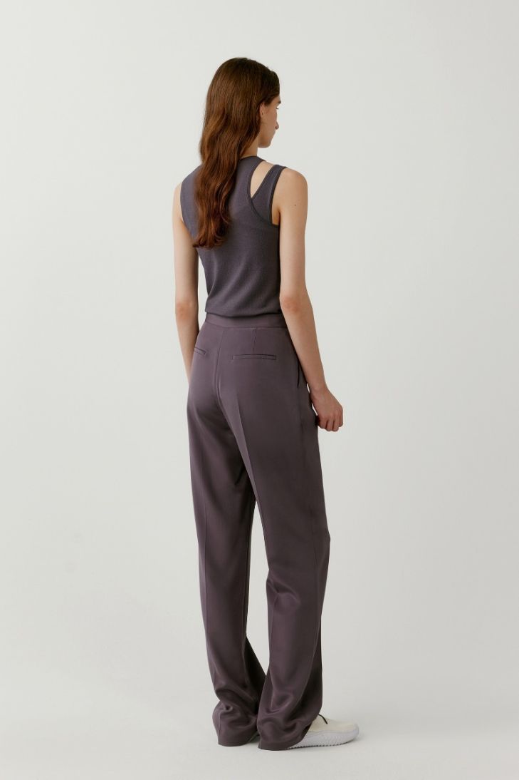 Pleated silk crepe trousers