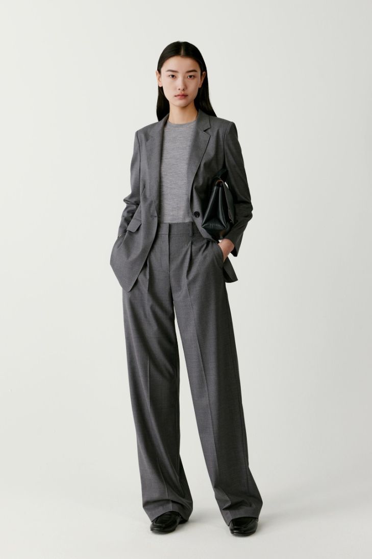 Worsted wool blazer with three-quarter sleeves