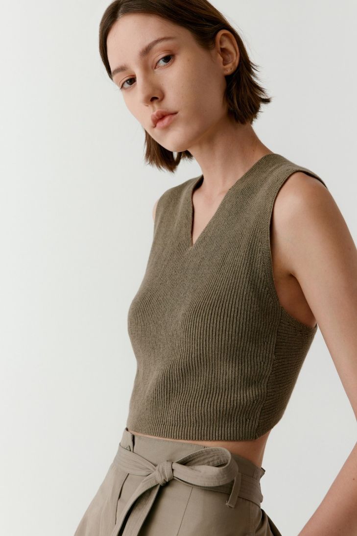 Knitted cropped tank top