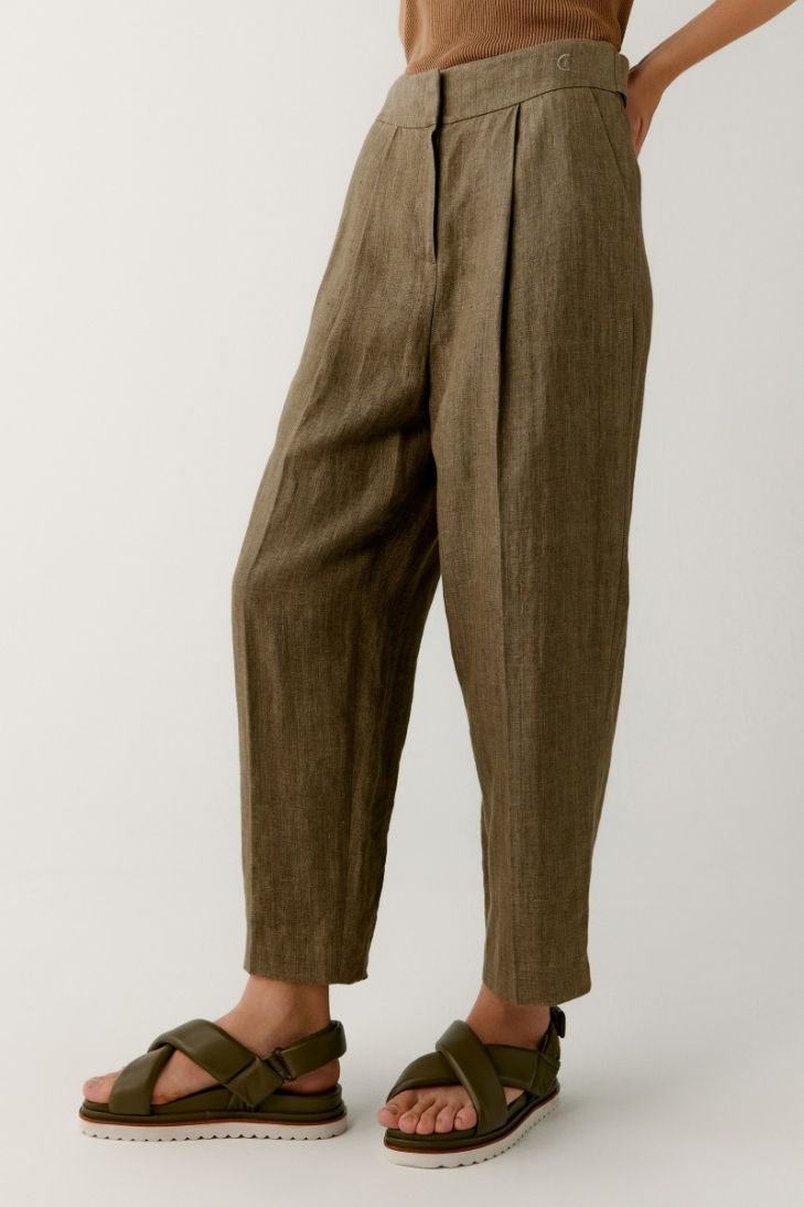 Pantalon fuselé à plis