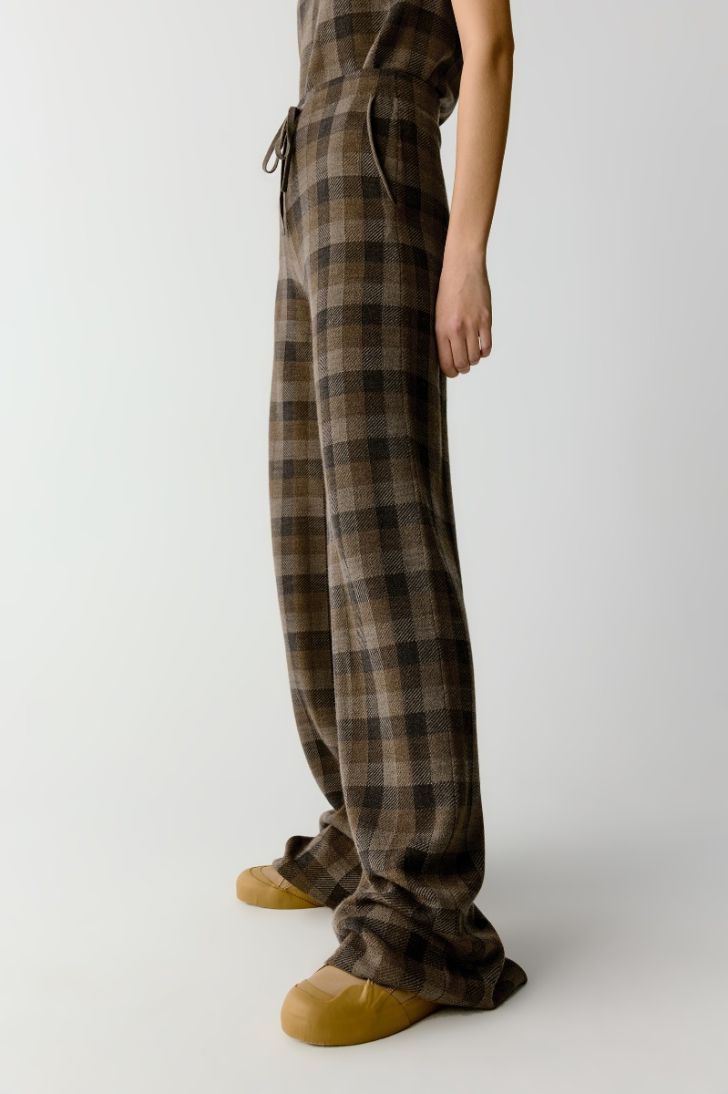 Straight leg wool trousers