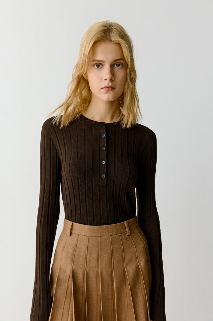 Buttoned neck yak wool jumper