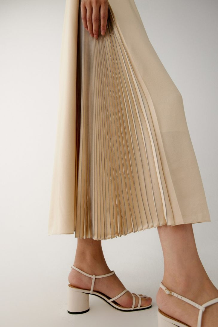 Silk dress with pleated details