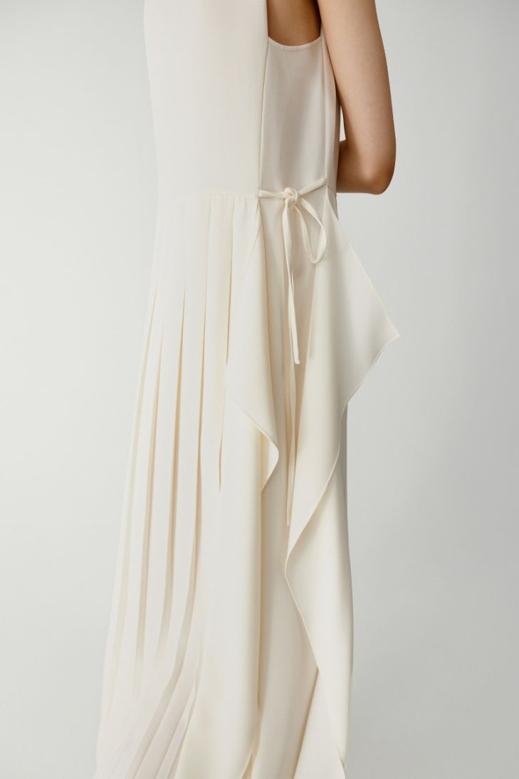 Sleeveless silk long dress