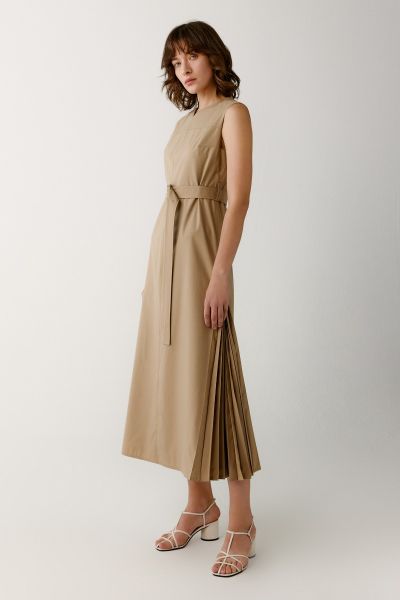 Long flared dress with pleats