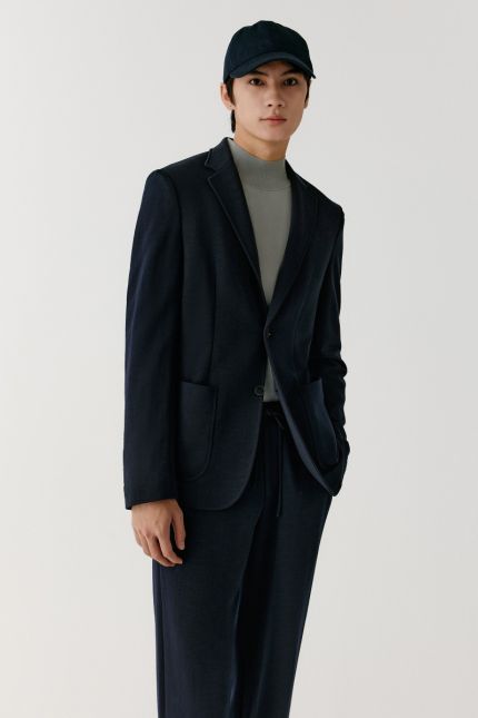 Slim-fit blazer with patch pockets
