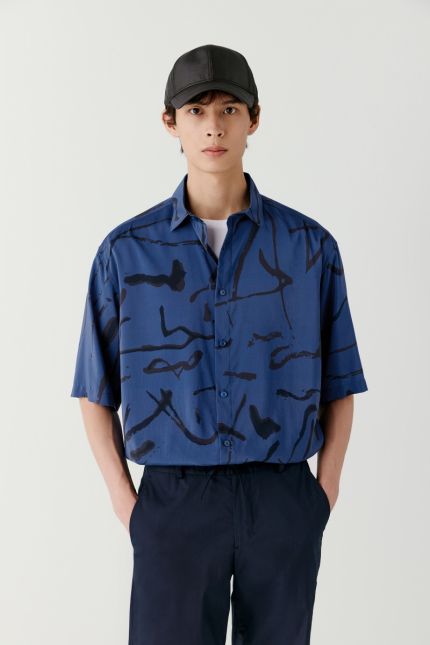 Short-sleeved printed Habotai silk shirt