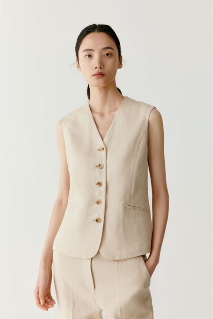 Buttoned linen waistcoat