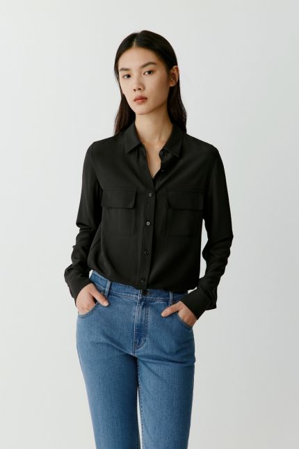 Straight fit stretch cotton shirt with patch pockets