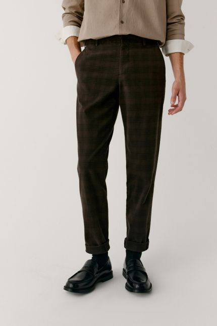  Tapered checkered pants