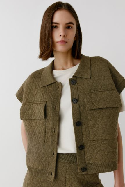Sleeveless wool jacket