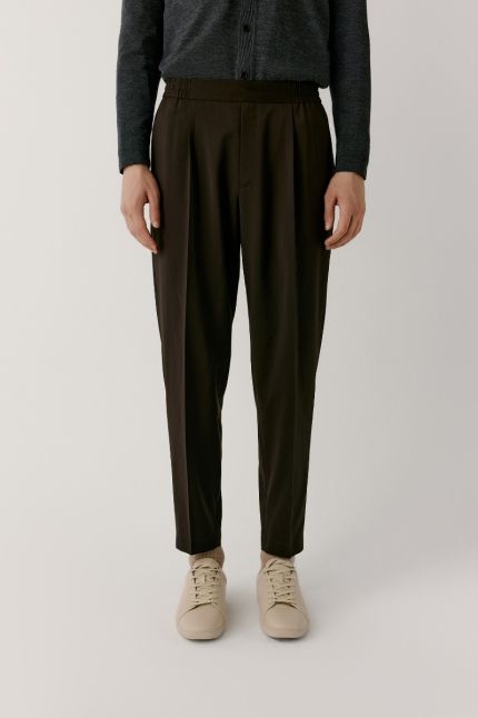 Worsted wool pants with an elastic waist