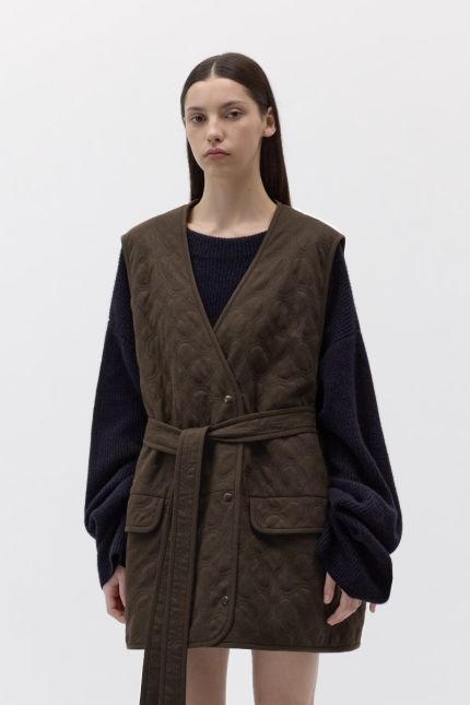 Sleeveless yak and camel wool quilted jacket